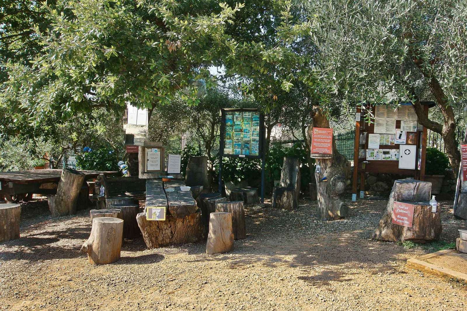 Siena: Caminata guiada de medio día a Monteriggioni