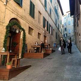 Siena Underground Degustação de vinhos em uma caverna medieval