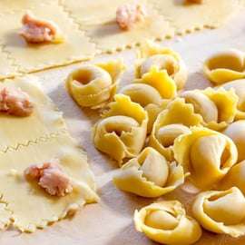 Pasta maken en wijnproeven