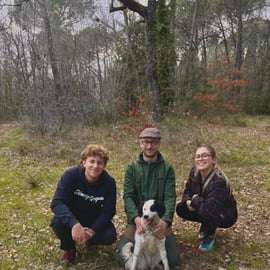 Chasse à la truffe en Toscane avec un chien dressé
