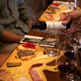 Oběd s degustací vína v San Gimignanu v jeskyni