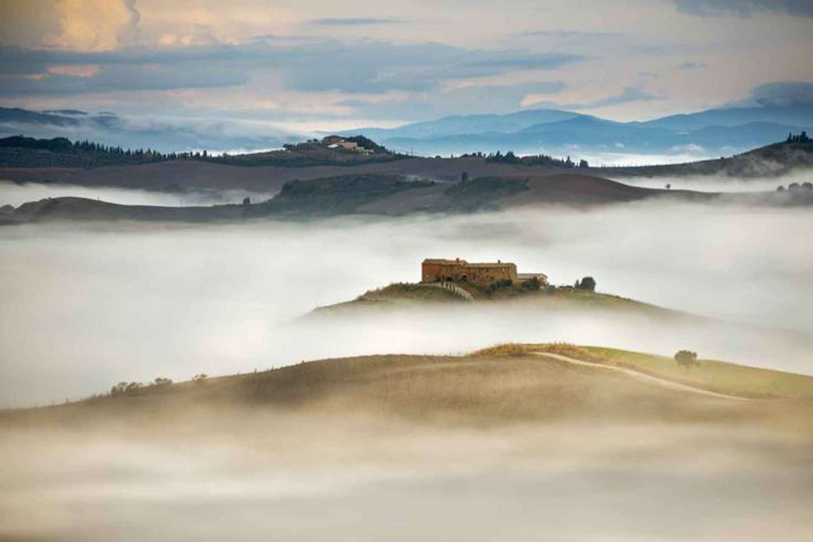 Pienza and Montepulciano Tour from Siena with Farm Lunch