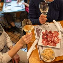 Visite culinaire de San Gimignano : Vernaccia et pici