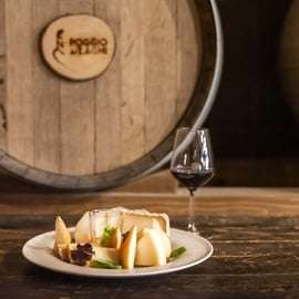 Poggio ai Laghi: Tuscan Wine Tasting & 5 Local Cheeses