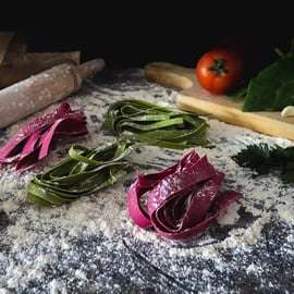 Cours de pâtes colorées près d'Arezzo, recettes à emporter
