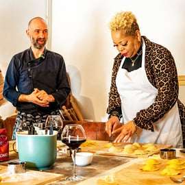 Cours de cuisine toscane dans une ferme près de Sienne, avec vin