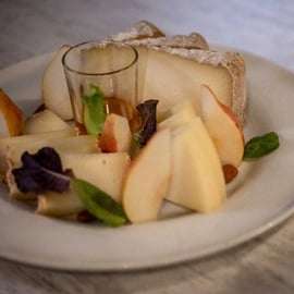 Poggio ai Laghi: Tuscan Wine Tasting & 5 Local Cheeses