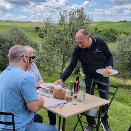 Pienza: Almuerzo Típico Gourmet en Antigua Granja Toscana
