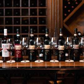 Montalcino: Premium Wine Tasting with light-lunch and Tour