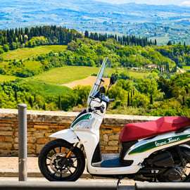Tour in scooter nel Chianti con pranzo e due cantine