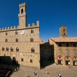 San Gimignano and Volterra: Day Tour from Siena