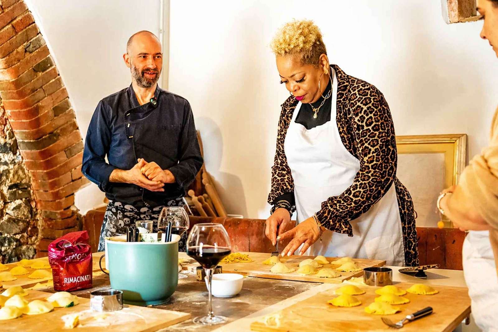 Cours de cuisine toscane dans une ferme près de Sienne, avec vin