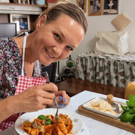 Cours de pâtes colorées près d'Arezzo, recettes à emporter