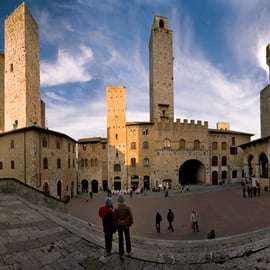 San Gimignano and Volterra: Day Tour from Siena
