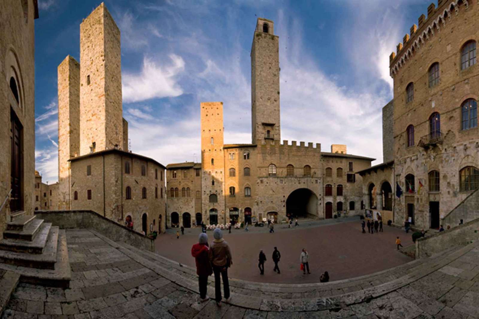 San Gimignano and Volterra: Day Tour from Siena