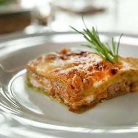 Večeře s degustací vína v San Gimignanu ve sklepě