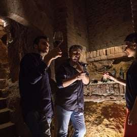 Siena Underground Degustação de vinhos em uma caverna medieval
