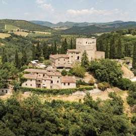 Borkóstolós ebéd a Castello di Tornanóban, birtokborokkal