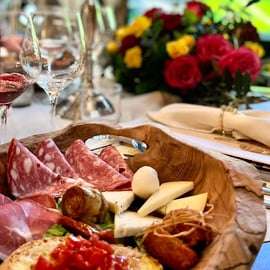 San Gimignano: Wine and Oil Tasting with Tuscan Appetizers