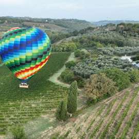 Passeio de balão de ar quente na Toscana ao amanhecer