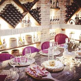 Poggio ai Laghi: Tuscan Wine Tasting & 5 Local Cheeses