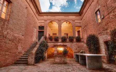Montalcino: Brunello Wine Tasting & Lunch in a Tuscan Castle
